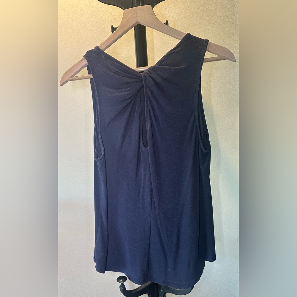 Elegant Athleta Navy Sleeveless Top - size Medium, used - Picture 4 of 4
